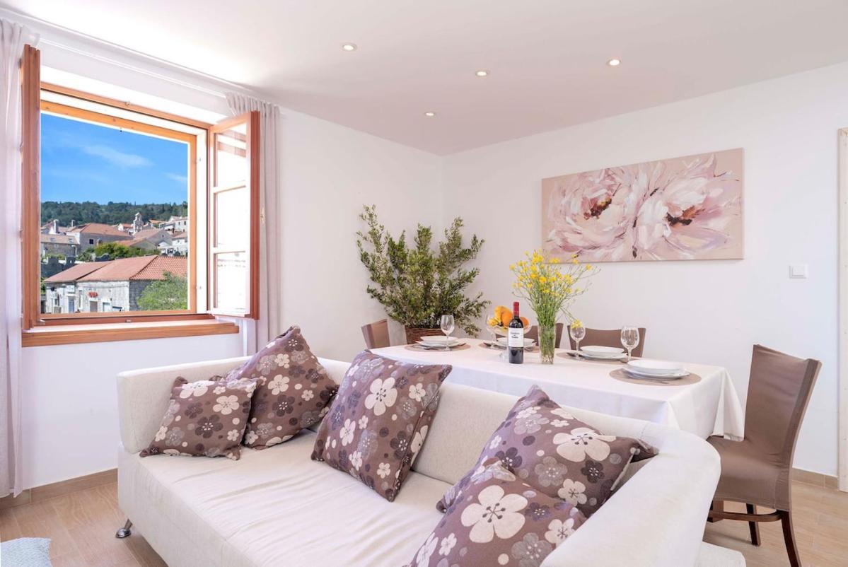 Everything Just A Few Steps Away Apartment Hvar Town